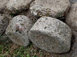 Lire la suite à propos de l’article Le destin d&rsquo;une collection de meules à grain gallo-romaines