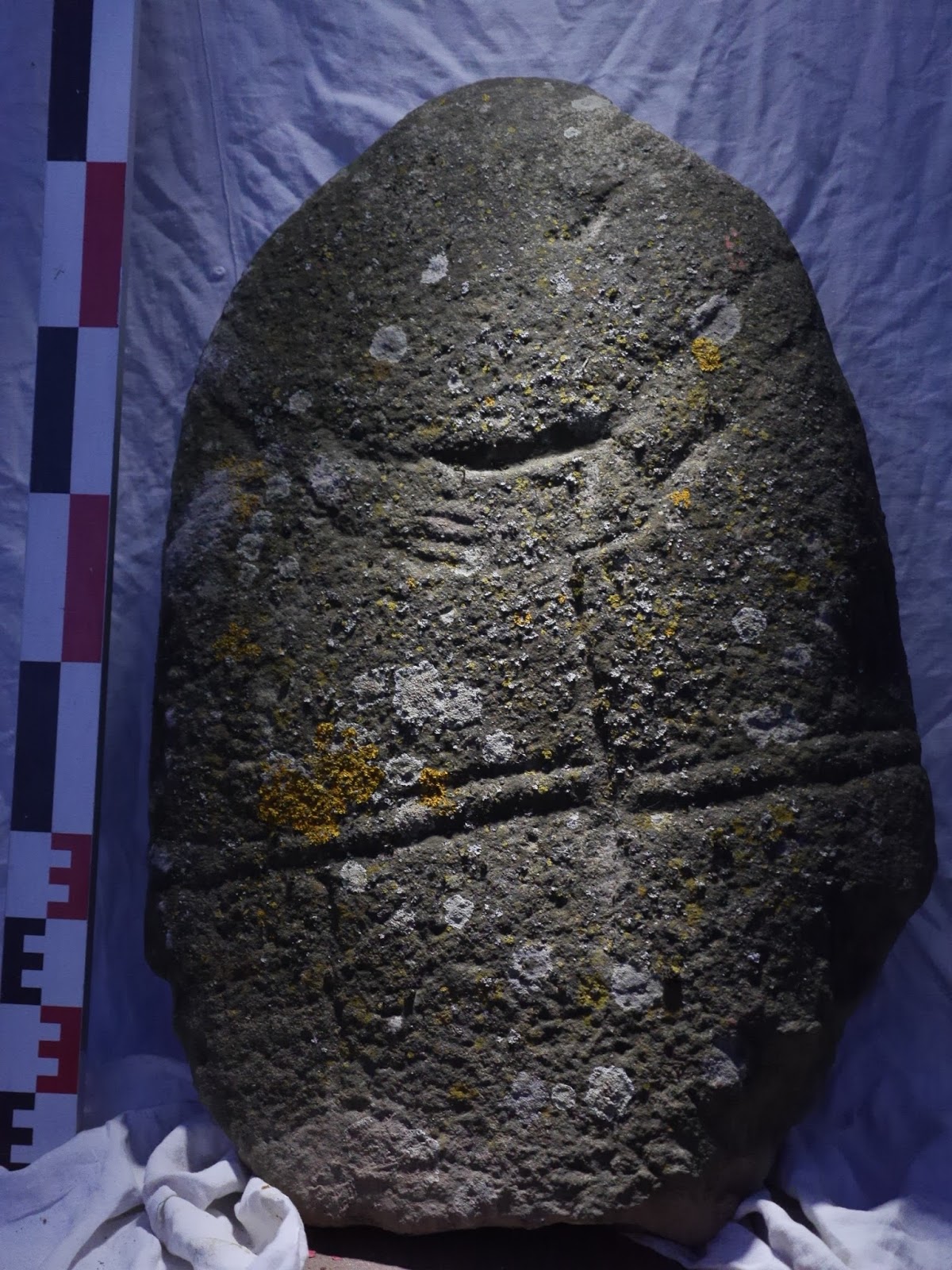 Inédite, la statue-menhir de Darnis