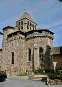 Inières, Boussac et Sainte-Radegonde : trois églises rurales fortifiées en Aveyron